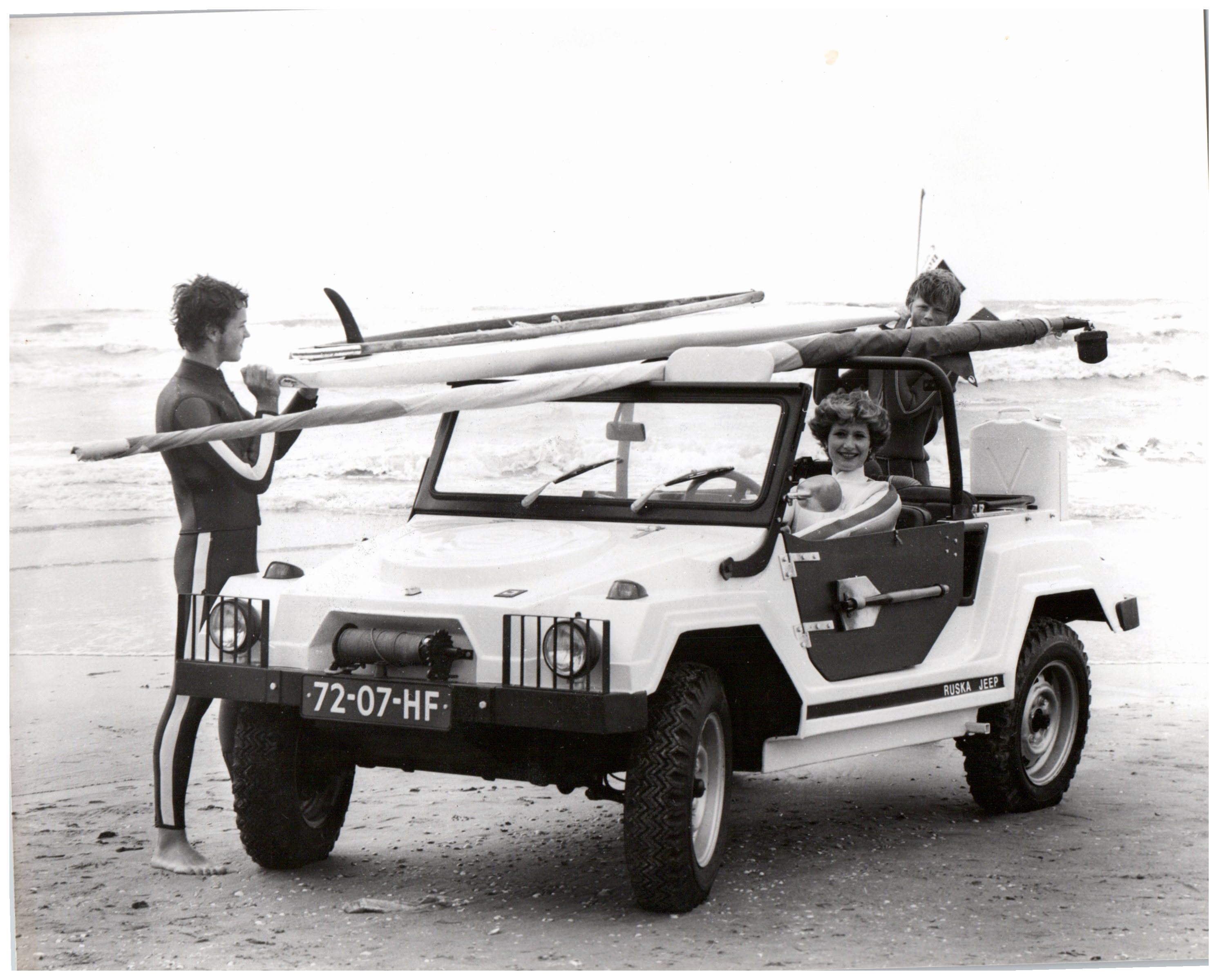 Fotos do Ruska Jeep, veículos da Gurgel exportados para a Holanda.